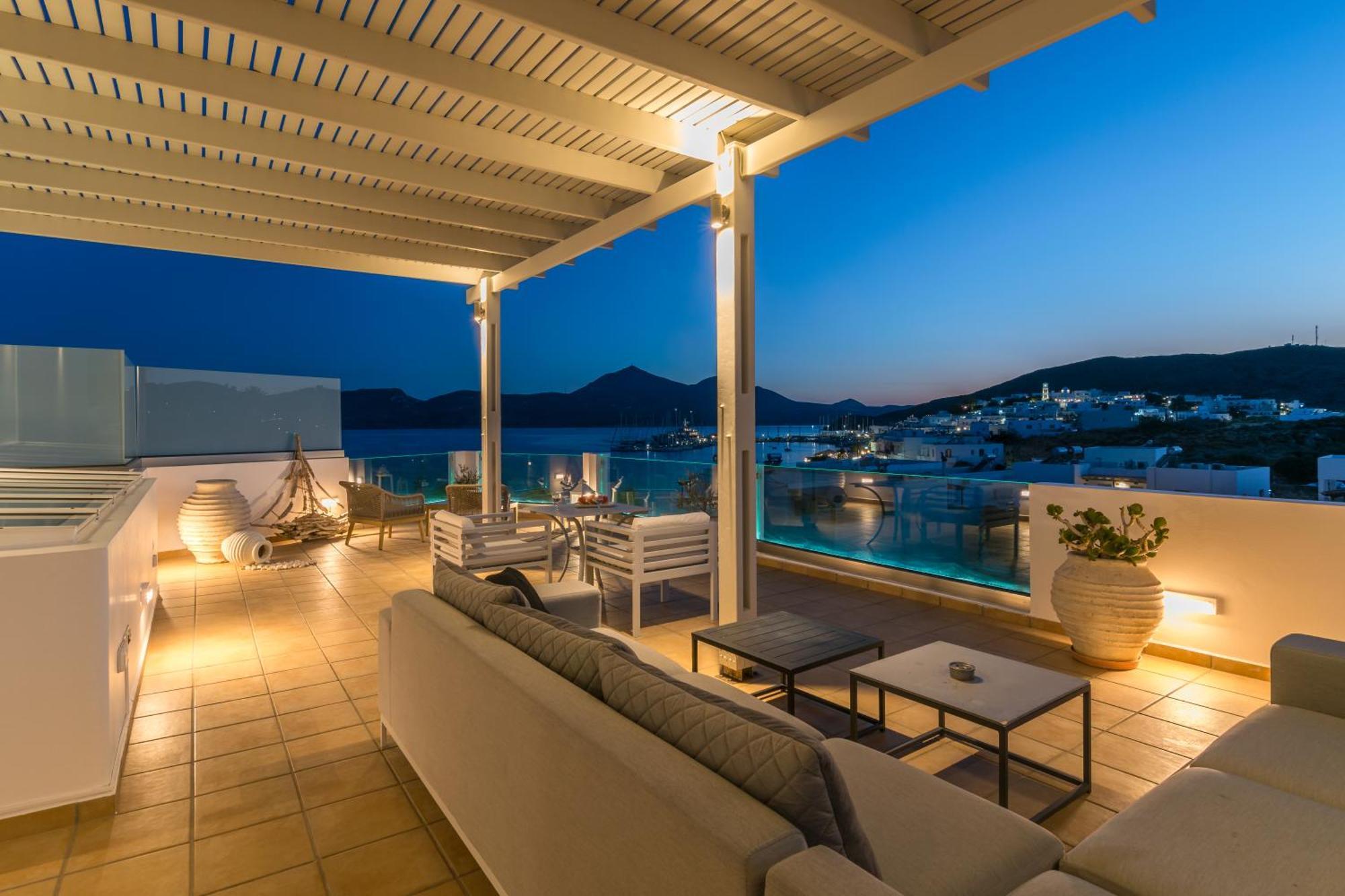 Ostria Hotel Adamantas (Milos)